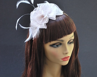 White Fascinator, Tea Party Hat, Wedding Veil, Wedding Fascinator, Derby Hat, Women's Fascinator, Cocktail Party Hat, Beidal Hat, Dress Hat