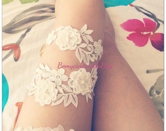 Off white wedding garter set Flower bridal garter flower garter set lace Bridal garter set Wedding garter set Keepsake Garter Toss Garter