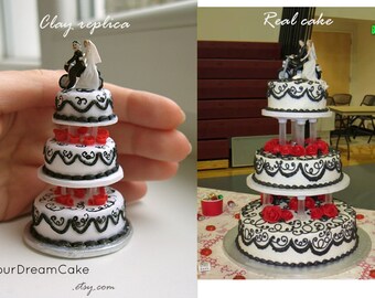 Miniature wedding cake replicas