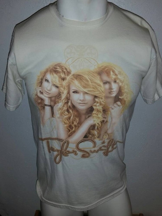 Vintage Taylor Swift Tshirt World tour shake it off 1989