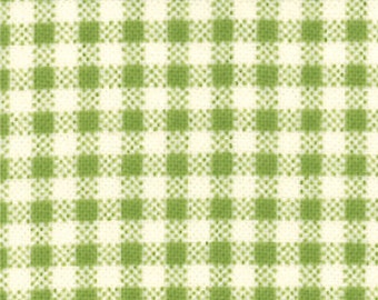 Oops A Daisy 1 & 1/2 Yard Remnant 32487-15 Green