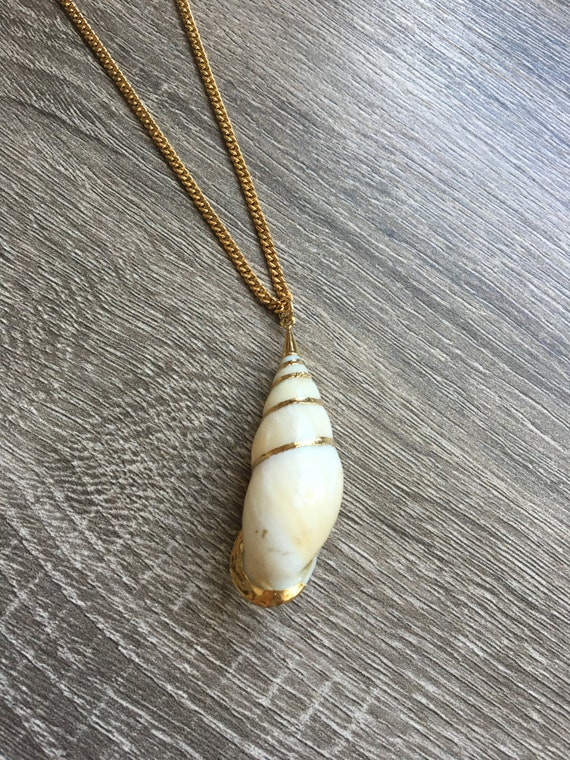 Antique shell pendant necklace