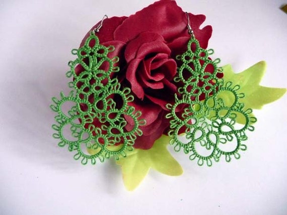 Tatting earrings " Green apple" - Handcrafted jewelry green - gift for her - party cocktail - OOAK