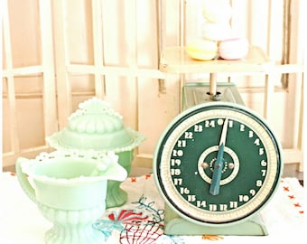 Farmhouse Kitchen Scale - Shabby Mint Green Scale