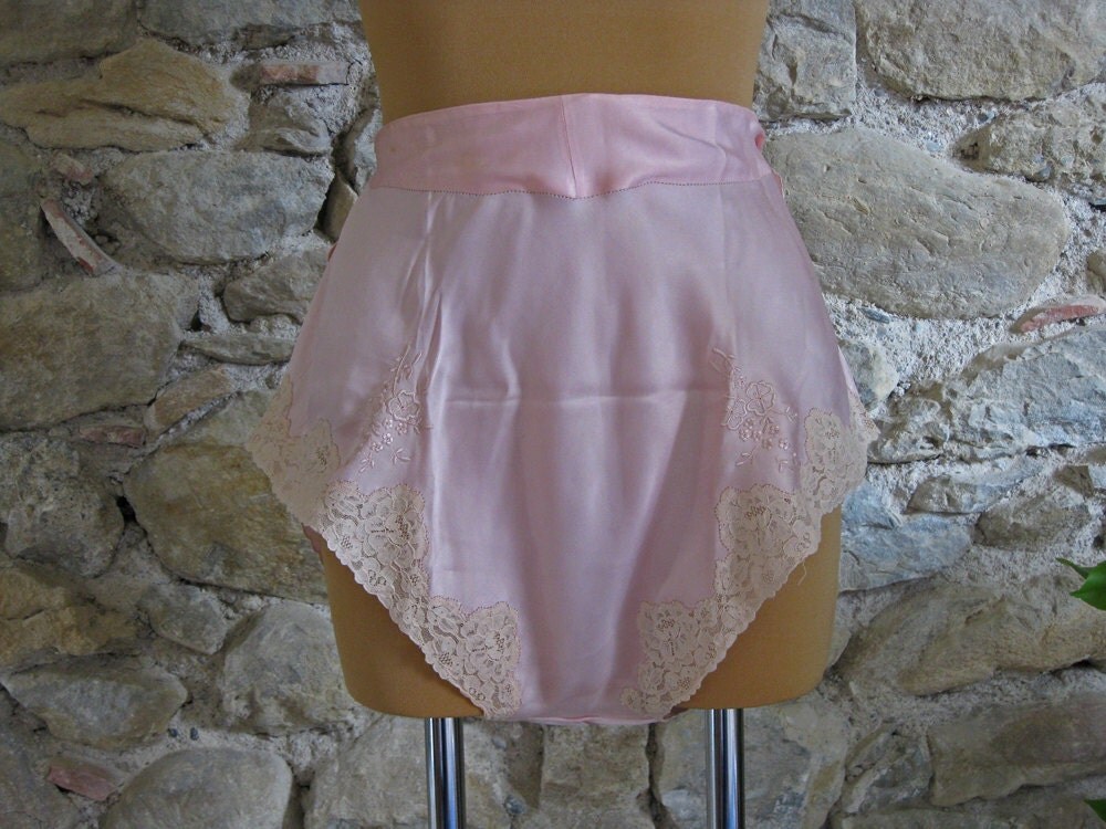 French silk tap panties pink silk satin and lace by Histoires