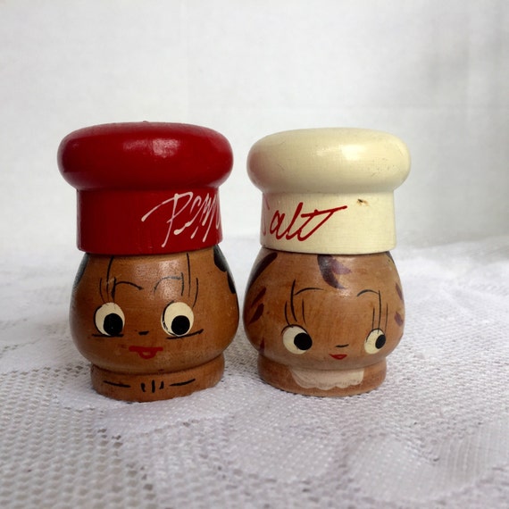 Vintage Wooden Salt and Pepper Shakers / Screw Top Shakers