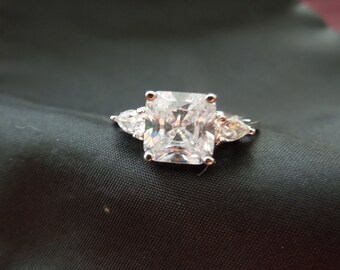 Vintage Costume Ring, Size 8, Silver Tone, Large Rhinestone with Small Ones Either Side, Excellent Condition