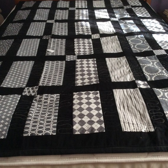 Black and Grey geometric quilt. Fits a double bed. Modern