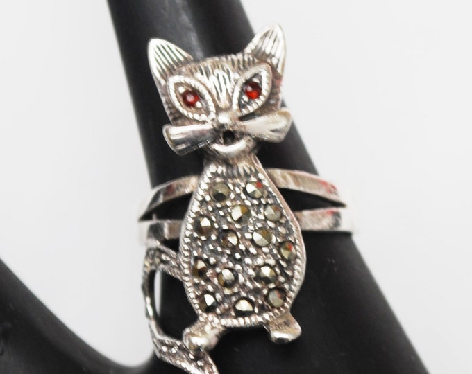 Sterling Cat Pin - Marcasite red Garnet eyes - Size 7 - signed 925 TH MT