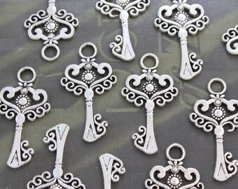 10 Royal Crown Skeleton Keys Antique Brass by PineappleSupply