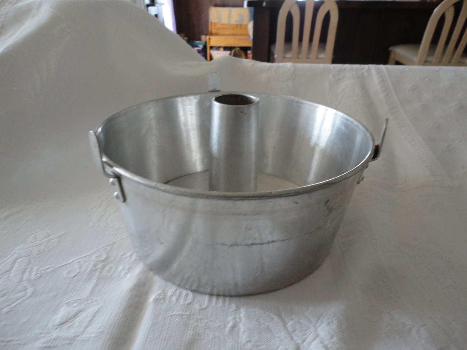 Comet Round Aluminum Bundt Angel Food Cake Pan 2 Piece Vintage