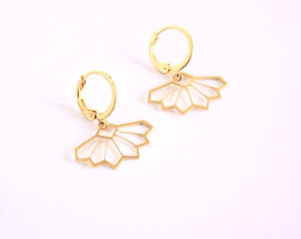 Honeycomb earrings, gold-plated.