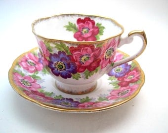 Royal Standard Tea Cup and Saucer, Royal Standard Carmen,