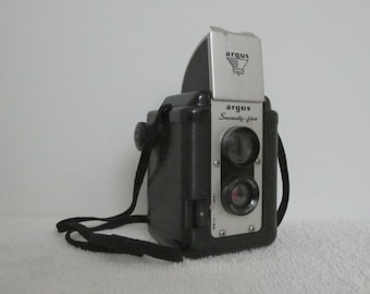 Vintage 1950s Argus Seventy Five 75 Film Camera Excellent Display Piece And Appears to Still Work Too