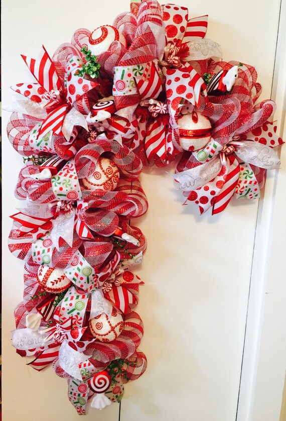 Candy Cane Shaped Mesh Wreaths | Christmas Wikii