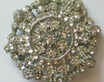 Dazzling Multi-Layered Pot Metal Paste Brooch = 4790