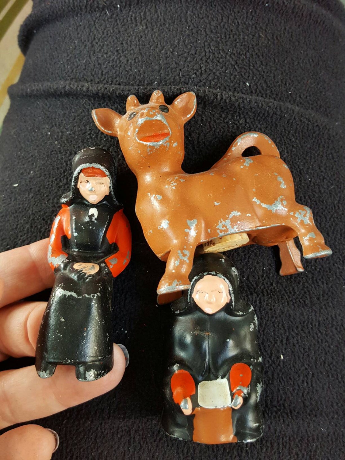 Vintage Amish cast iron salt and pepper shakers cast iron