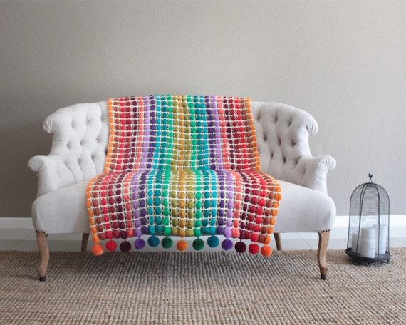  rainbow blanket with pompoms