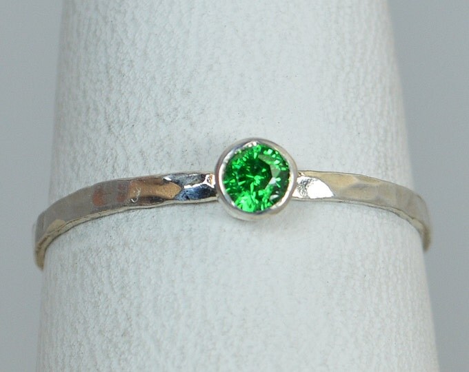 Dainty Emerald Ring, Hammered Silver, Stackable Rings, Mother's Ring, May Birthstone, Skinny Ring, May Birthday Ring