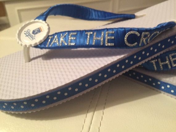 crown and ivy flip flops