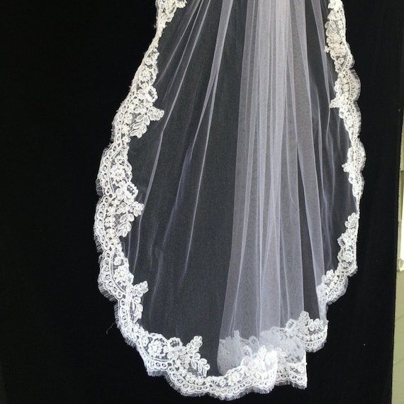 headpiece with veil for wedding