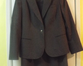 Women's Pinstriped Suit by Harve Benard Brown Size 10 Wool Fall Fashion
