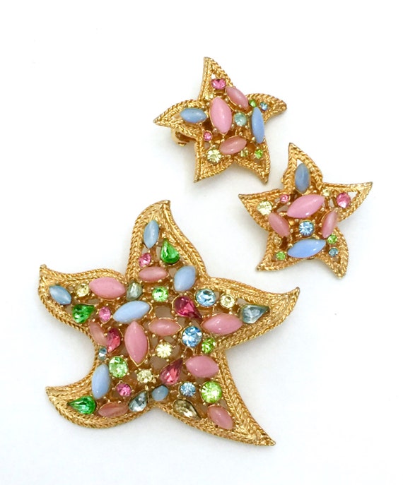 Signed ART Starfish Demi Brooch and Earring Set Pastel Art