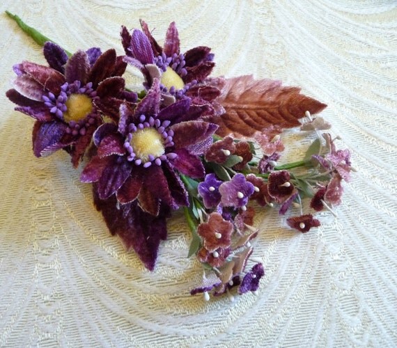 Velvet Millinery Daisy Flower Cluster with Me Nots in
