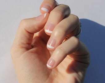 White French Nail Wraps - Fits Shorter Nails