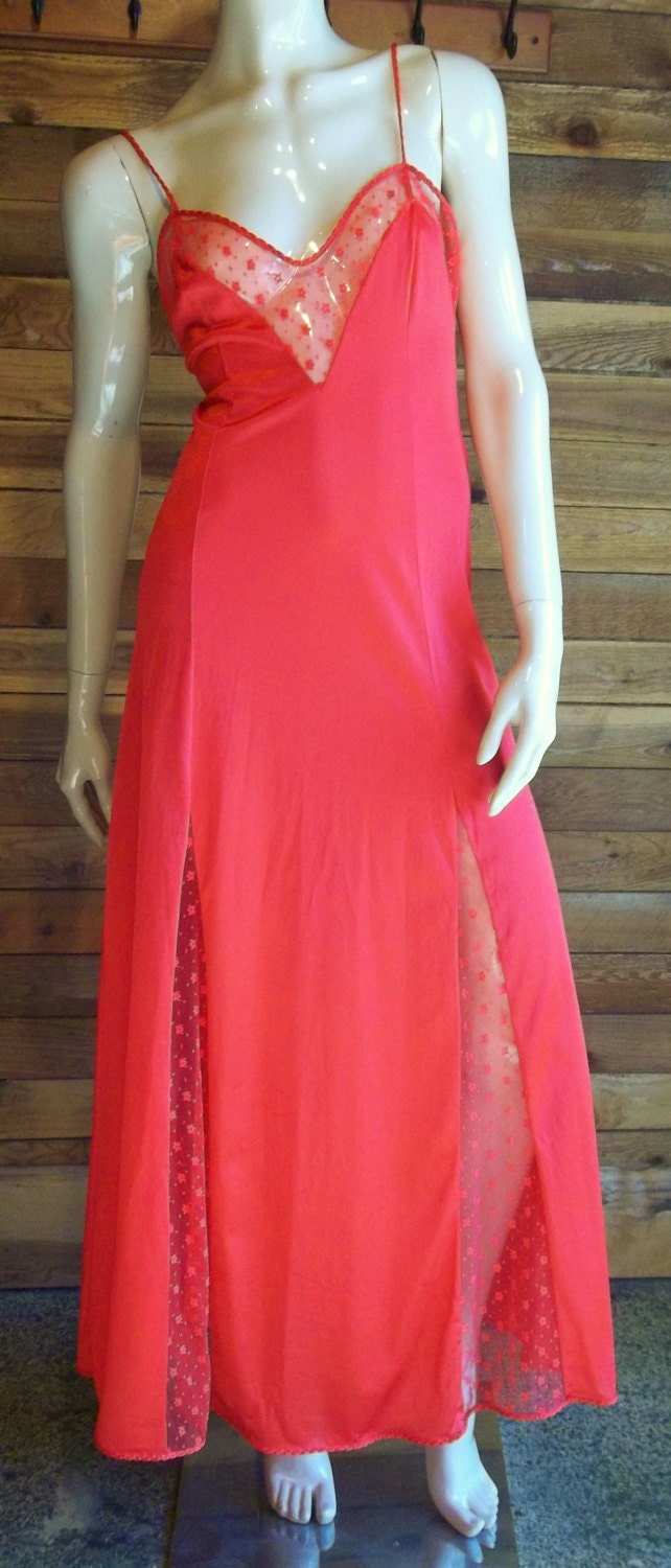 Vintage Lingerie 1980s REN'E Red Size Medium Nightgown