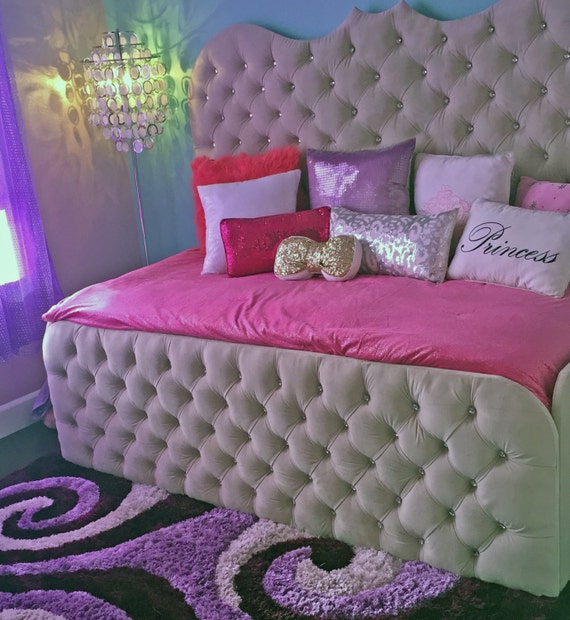 Items similar to Tufted daybed with high back, tufted platform daybed