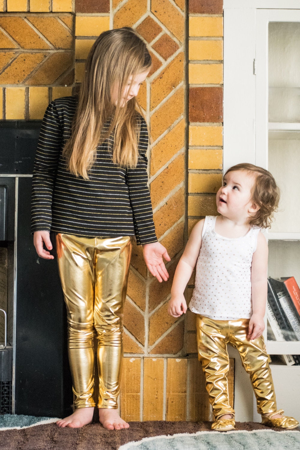 gold leggings outfit