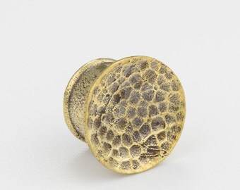 Brass hammered oxidized plug 6m- 2g. ear plugs. ear tunnels. tribal plugs tribal tunnels. gauges. 2g gauges. brass plugs. 2g plugs. p24