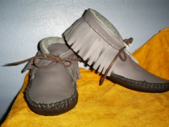 Fringed Ankle Moccasins Handmade Size 11 by 5FreeWolves on Etsy