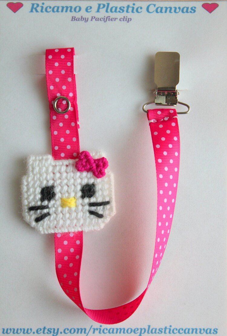 Baby pacifier clipHello Kitty pacifier by Ricamoeplasticcanvas