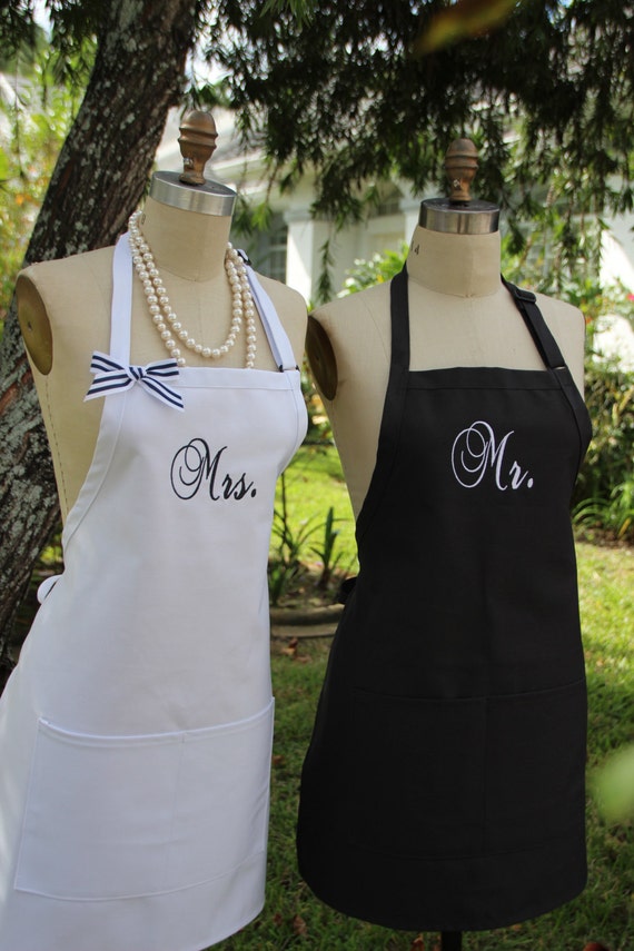 Couples Personalized Aprons Mr. and Mrs . Aprons Wedding