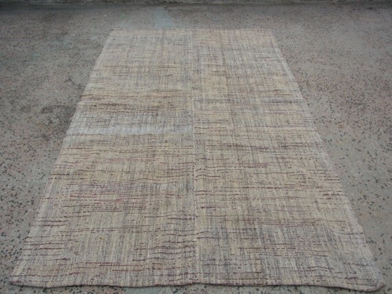 286 x 169 cm /9'4'' x 5'6'' feet