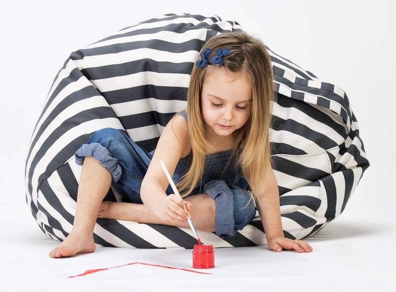 Bean bag pouf with handle for children and teenager indoor