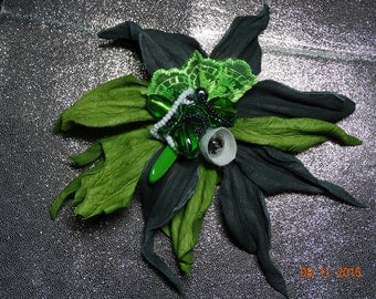 Flower leather brooch