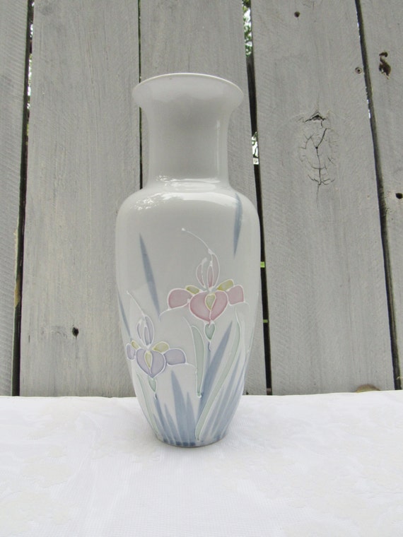 Otagiri Iris vase Large Floral Lite pastel vase Hand Painted