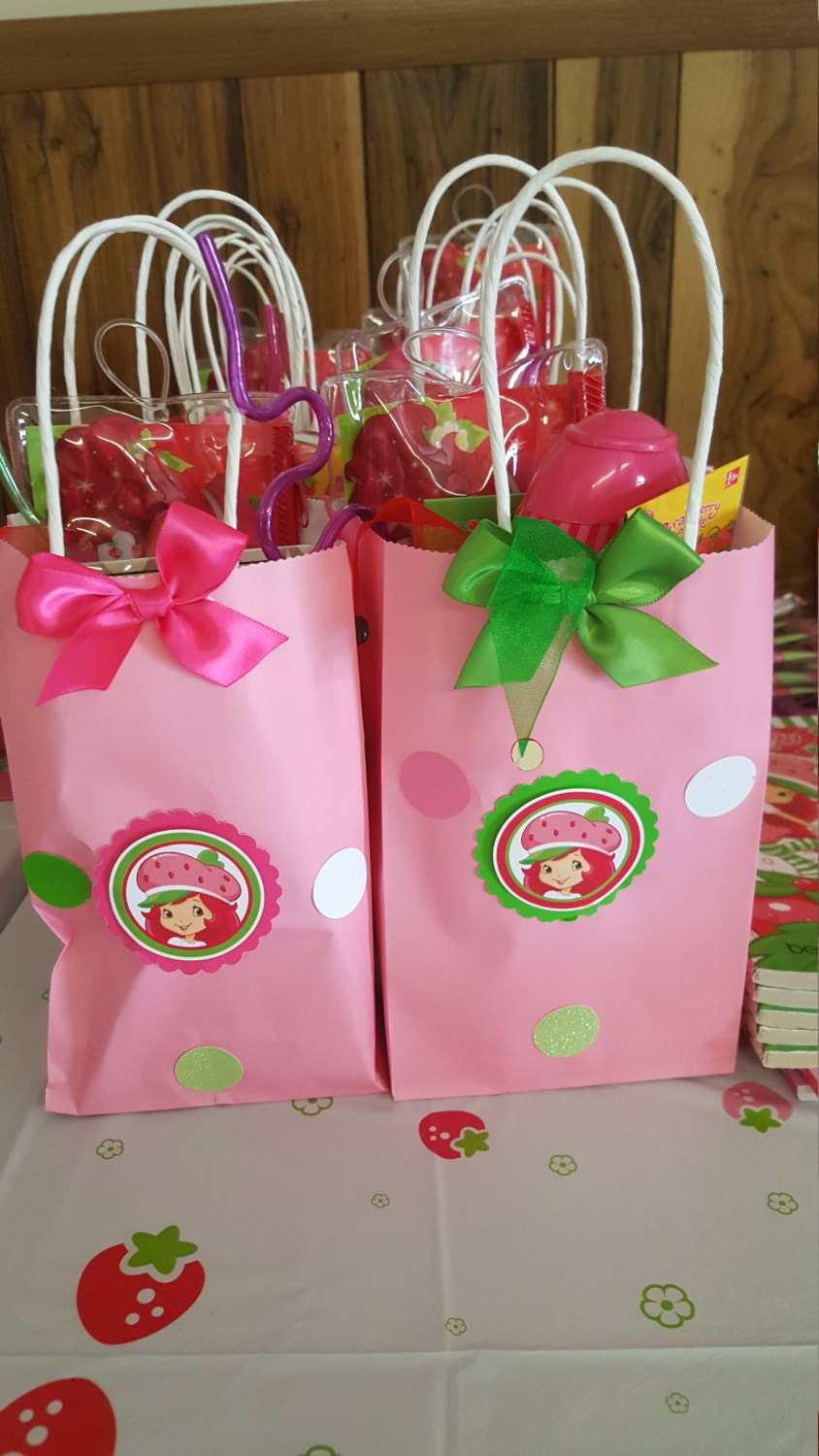 strawberry shortcake party favor bags by CreativePartyExpress