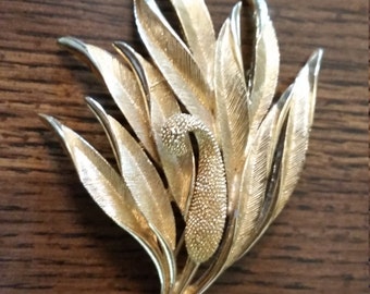 Vintage Monet Brooch Pin