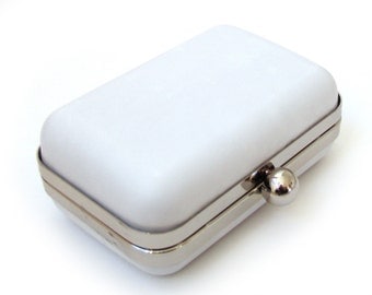 Embrayage boite en cuir blanc, sac à main à la main, cuir minaudière, mariée sac à main avec chaîne