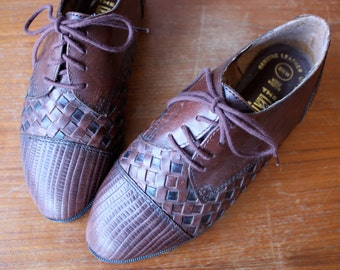 vintage woven oxfords 6.5 / checkered brogues / brown leather shoes