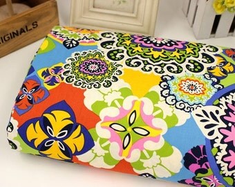 4283 - Retro Floral Cotton Fabric - 59 Inch (Width) x 1/2 Yard (Length)