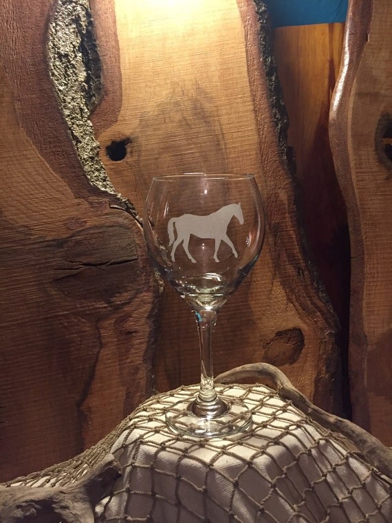 Custom Etched Horse Wine GlassFancy Horse Etched Wine