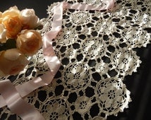 Kit De Couture Chemin De Table 'Racine De Garance' - Dimensions 16.5 X 28.5 Pouces - Neuf