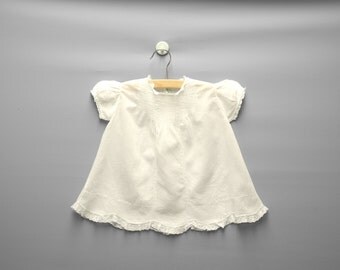 Vintage Baby Clothes, 1940's White Embroidered and Lace Baby Girl Dress, White Baby Dress, Vintage Baby Dress, Size 9-12 Months