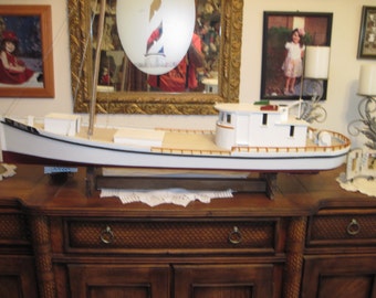 Hand made Chesapeake Bay model Deadrise boat