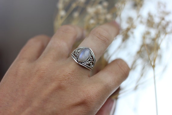 MOONSTONE FILIGREE RING - Sterling Silver Ring- Moonstone Ring- Healing Crystal Jewellery- Chakra Ring- Statement Ring- Boho- Vintage